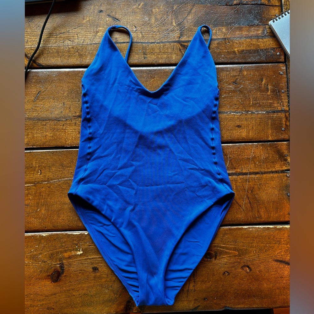 Size M Left On Friday Sunday Suit, First Place Blue